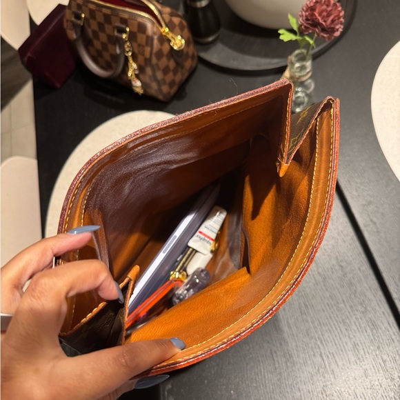 Louis Vuitton Monogram Clutch - Picture 12 of 13